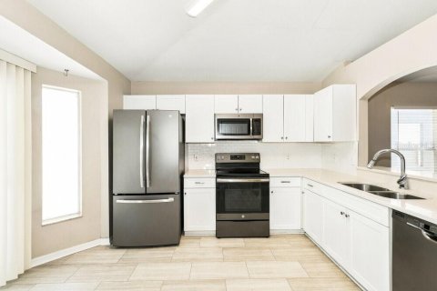 Villa ou maison à louer à Tampa, Floride: 4 chambres, 120.59 m2 № 2407158 - photo 8