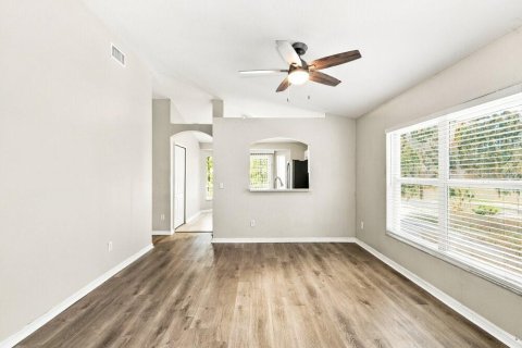 Villa ou maison à louer à Tampa, Floride: 4 chambres, 120.59 m2 № 2407158 - photo 5