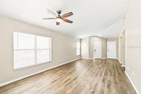 Villa ou maison à louer à Tampa, Floride: 4 chambres, 120.59 m2 № 2407158 - photo 6
