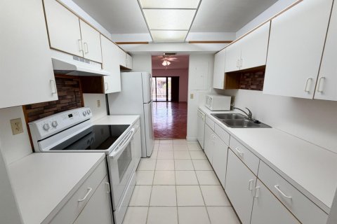 Copropriété à vendre à Pompano Beach, Floride: 2 chambres, 125.88 m2 № 2189232 - photo 5