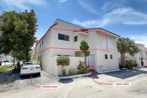 Condo à Pompano Beach, Floride, 2 chambres  № 2189232