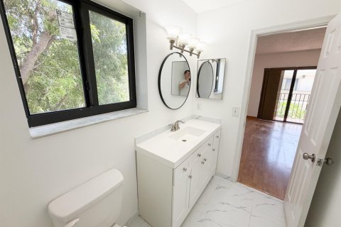Copropriété à vendre à Pompano Beach, Floride: 2 chambres, 125.88 m2 № 2189232 - photo 16