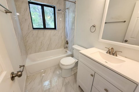 Copropriété à vendre à Pompano Beach, Floride: 2 chambres, 125.88 m2 № 2189232 - photo 8