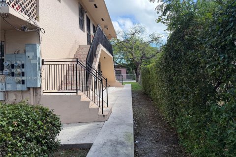 Propiedad comercial en venta en Miami, Florida, 326.27 m2 № 2007762 - foto 8