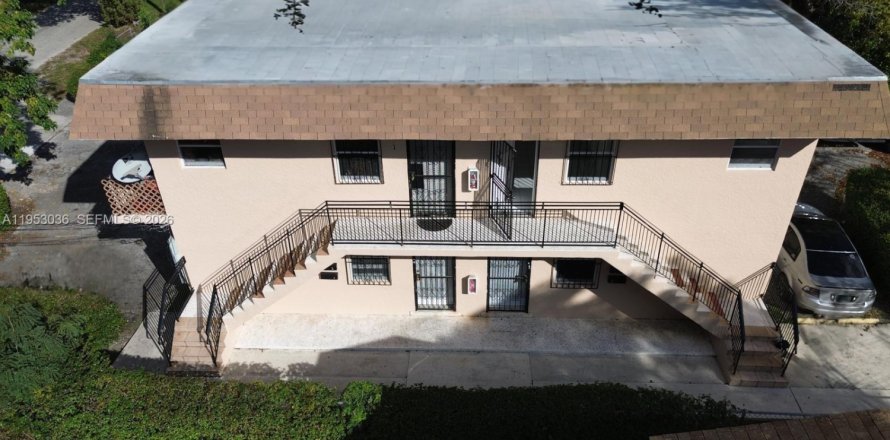 Propiedad comercial en Miami, Florida 326.27 m2 № 2007762