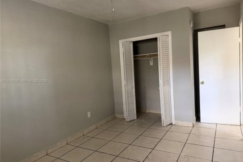 Propiedad comercial en venta en Miami, Florida, 326.27 m2 № 2007762 - foto 26