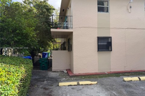 Propiedad comercial en venta en Miami, Florida, 326.27 m2 № 2007762 - foto 5