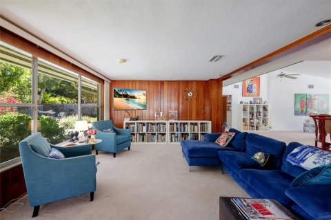 House in Sarasota, Florida 3 bedrooms, 190.17 sq.m. № 2214577 - photo 15