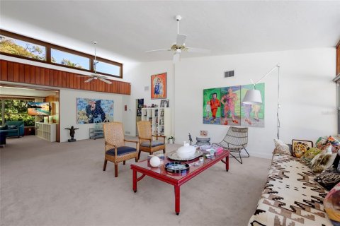 House in Sarasota, Florida 3 bedrooms, 190.17 sq.m. № 2214577 - photo 4