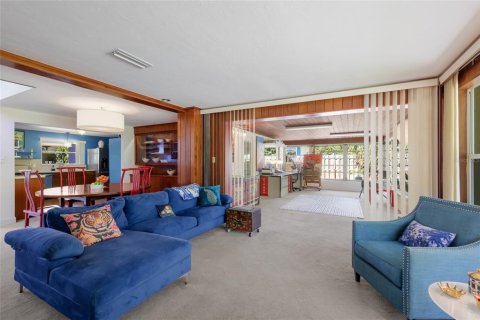 House in Sarasota, Florida 3 bedrooms, 190.17 sq.m. № 2214577 - photo 19