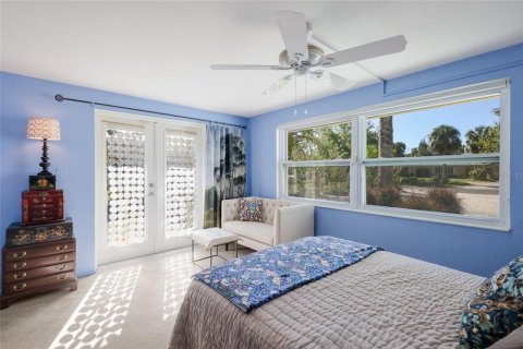 House in Sarasota, Florida 3 bedrooms, 190.17 sq.m. № 2214577 - photo 21