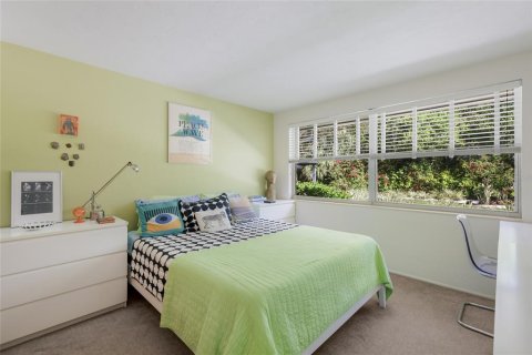 House in Sarasota, Florida 3 bedrooms, 190.17 sq.m. № 2214577 - photo 27