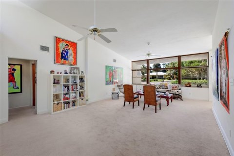 House in Sarasota, Florida 3 bedrooms, 190.17 sq.m. № 2214577 - photo 8