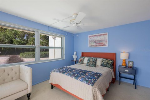 House in Sarasota, Florida 3 bedrooms, 190.17 sq.m. № 2214577 - photo 22