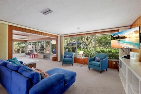 House in Sarasota, Florida 3 bedrooms, 190.17 sq.m. № 2214577 - photo 14