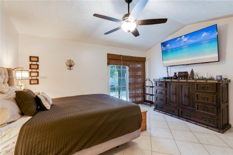 Casa en venta en Miami, Florida, 3 dormitorios, 145.58 m2 № 1927696 - foto 23