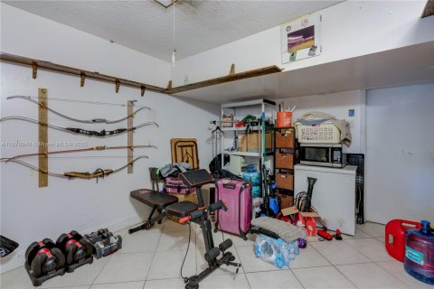 Casa en venta en Miami, Florida, 3 dormitorios, 145.58 m2 № 1927696 - foto 5