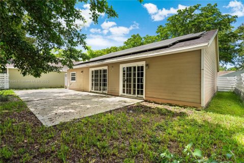 Casa en venta en Miami, Florida, 3 dormitorios, 145.58 m2 № 1927696 - foto 20