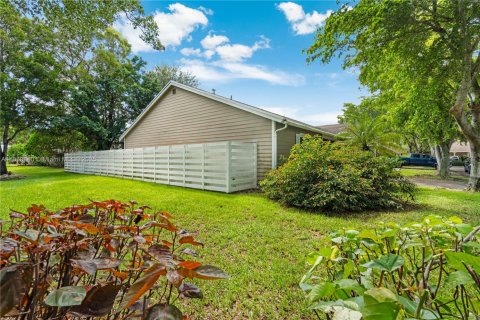 Casa en venta en Miami, Florida, 3 dormitorios, 145.58 m2 № 1927696 - foto 4