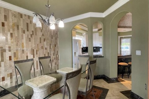 Casa en alquiler en Hallandale Beach, Florida, 3 dormitorios, 180.32 m2 № 1984586 - foto 12