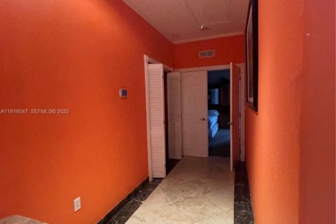 Casa en alquiler en Hallandale Beach, Florida, 3 dormitorios, 180.32 m2 № 1984586 - foto 22