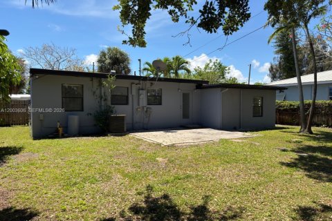 House in Fort Lauderdale, Florida 3 bedrooms, 100.71 sq.m. № 2069420 - photo 21