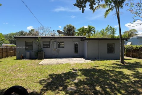 House in Fort Lauderdale, Florida 3 bedrooms, 100.71 sq.m. № 2069420 - photo 22