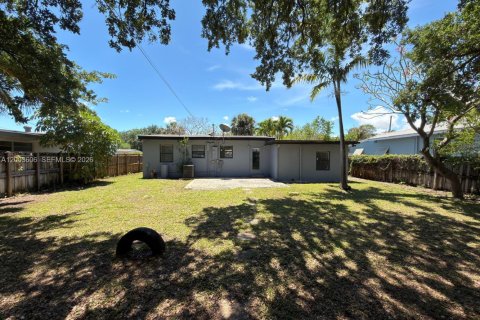 House in Fort Lauderdale, Florida 3 bedrooms, 100.71 sq.m. № 2069420 - photo 23