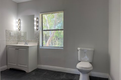House in Fort Lauderdale, Florida 3 bedrooms, 100.71 sq.m. № 2069420 - photo 13
