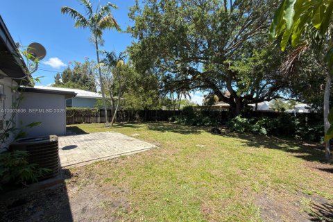 House in Fort Lauderdale, Florida 3 bedrooms, 100.71 sq.m. № 2069420 - photo 26