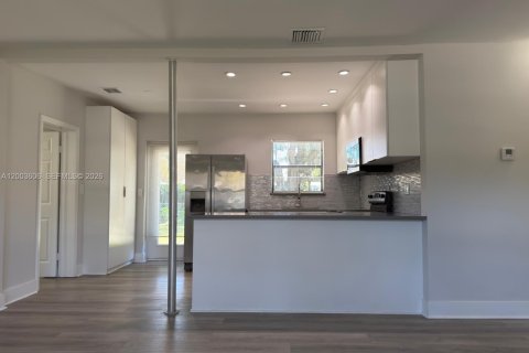 House in Fort Lauderdale, Florida 3 bedrooms, 100.71 sq.m. № 2069420 - photo 4