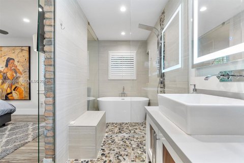 Снять в аренду виллу или дом в Корал-Гейблс, Флорида 3 спальни, 146.69м2, № 2005734 - фото 11