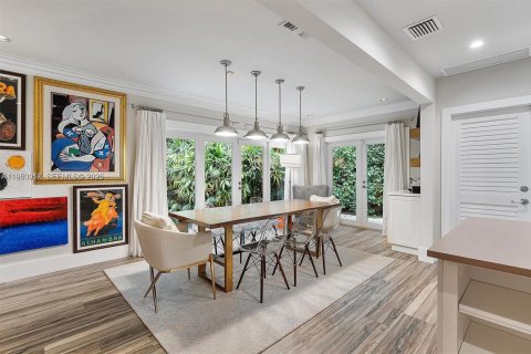 Снять в аренду виллу или дом в Корал-Гейблс, Флорида 3 спальни, 146.69м2, № 2005734 - фото 7