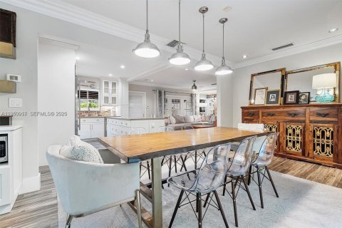 Снять в аренду виллу или дом в Корал-Гейблс, Флорида 3 спальни, 146.69м2, № 2005734 - фото 8