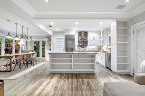 Снять в аренду виллу или дом в Корал-Гейблс, Флорида 3 спальни, 146.69м2, № 2005734 - фото 6