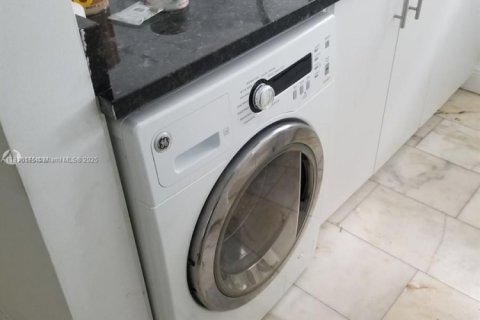 Copropriété à vendre à Miami Beach, Floride: 1 chambre, 41.81 m2 № 2016363 - photo 6