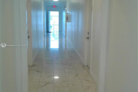 Copropriété à vendre à Miami Beach, Floride: 1 chambre, 41.81 m2 № 2016363 - photo 17