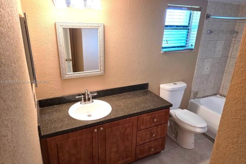 Copropriété à vendre à Sunrise, Floride: 2 chambres, 127.28 m2 № 1726728 - photo 22