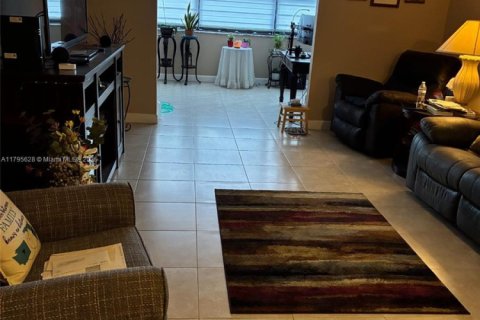Copropriété à vendre à Sunrise, Floride: 2 chambres, 127.28 m2 № 1726728 - photo 7