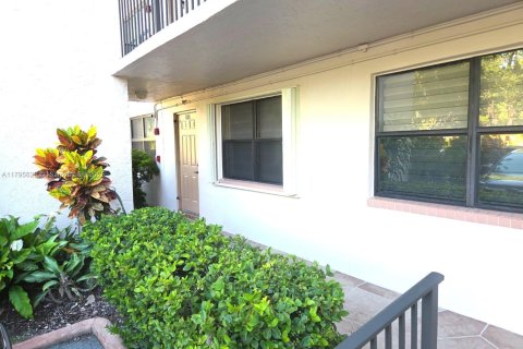 Copropriété à vendre à Sunrise, Floride: 2 chambres, 127.28 m2 № 1726728 - photo 1