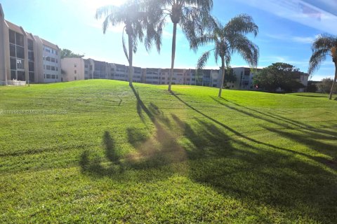 Copropriété à vendre à Sunrise, Floride: 2 chambres, 127.28 m2 № 1726728 - photo 26