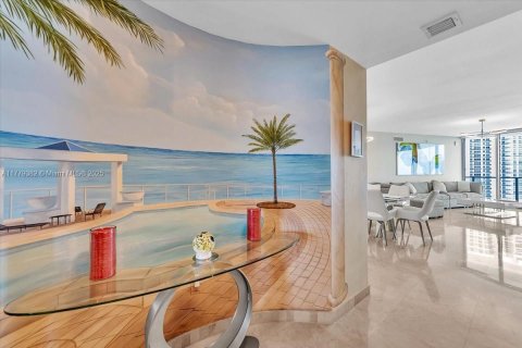 Condo in Hollywood, Florida, 3 bedrooms  № 1698151 - photo 4