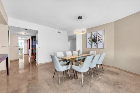 Condo in Hollywood, Florida, 3 bedrooms  № 1698151 - photo 9