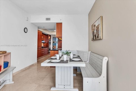 Condo in Hollywood, Florida, 3 bedrooms  № 1698151 - photo 28
