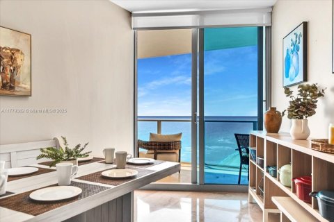 Condo in Hollywood, Florida, 3 bedrooms  № 1698151 - photo 29