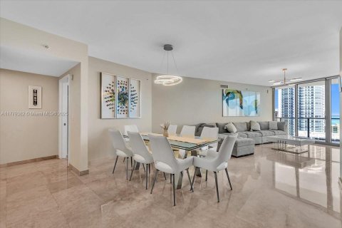 Condo in Hollywood, Florida, 3 bedrooms  № 1698151 - photo 5