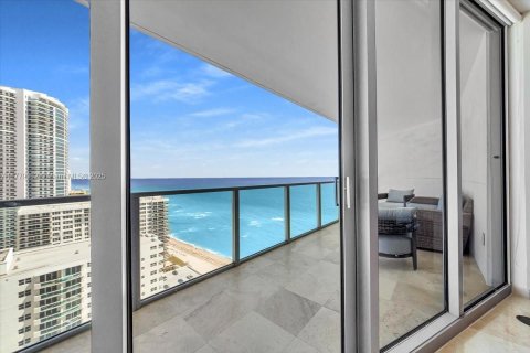 Condo in Hollywood, Florida, 3 bedrooms  № 1698151 - photo 6