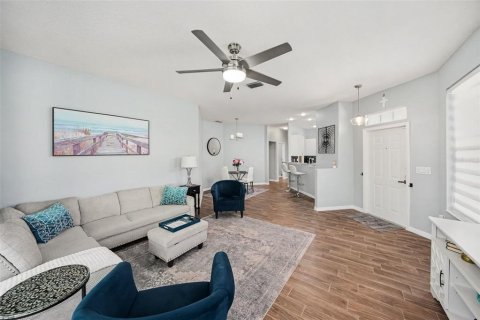 Casa en venta en Zephyrhills, Florida, 3 dormitorios, 139.91 m2 № 2388318 - foto 6
