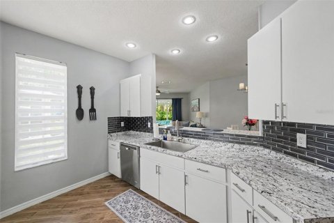 Casa en venta en Zephyrhills, Florida, 3 dormitorios, 139.91 m2 № 2388318 - foto 13