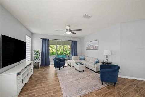 Casa en venta en Zephyrhills, Florida, 3 dormitorios, 139.91 m2 № 2388318 - foto 8